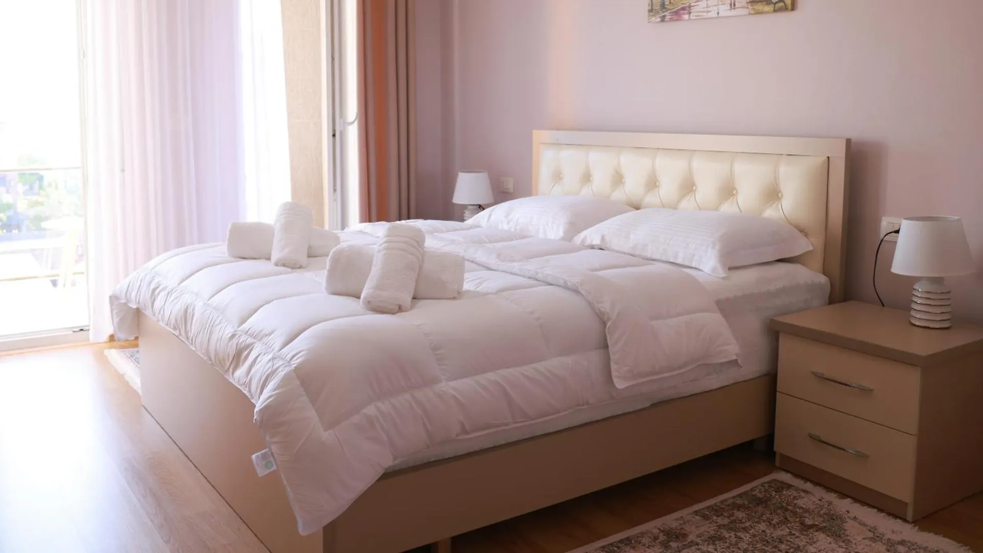 Eloise Apartment Shkodra 0*,
